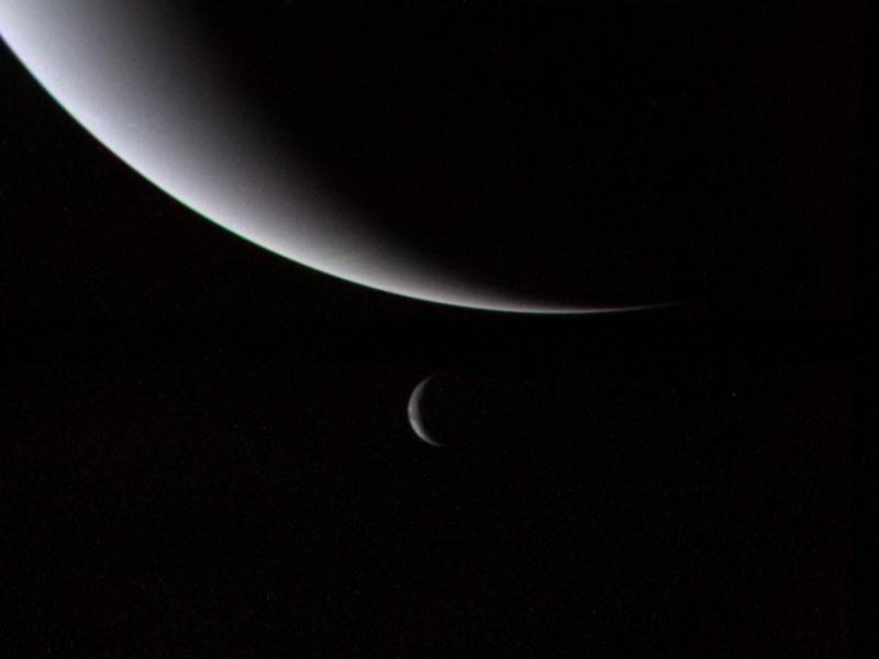 How does the Sun’s apparent magnitude change as you move from Earth to the edge of the solar system?